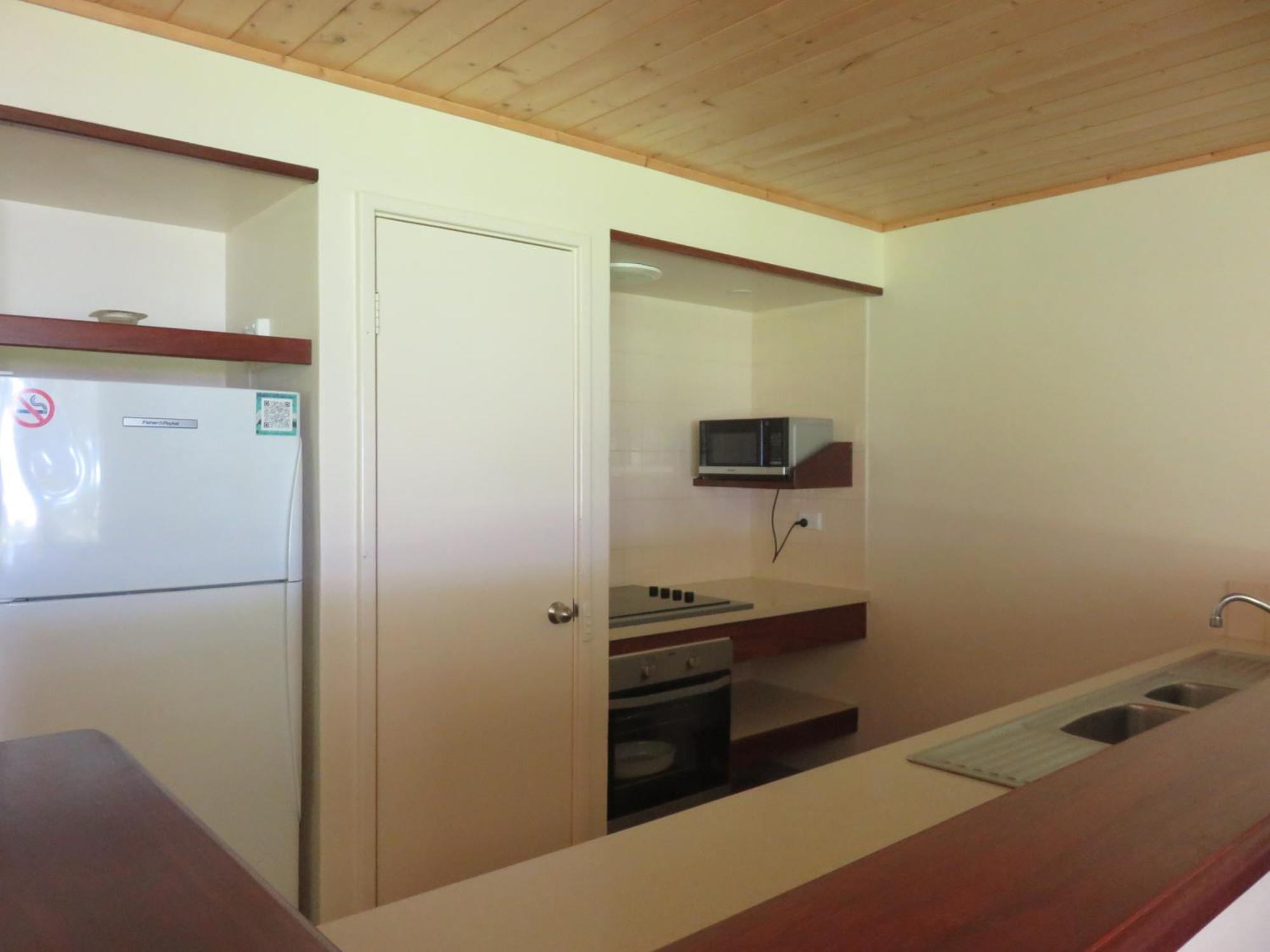 Siesta Park Holiday Resort Absolute Beachfront Resort 부셀톤 외부 사진