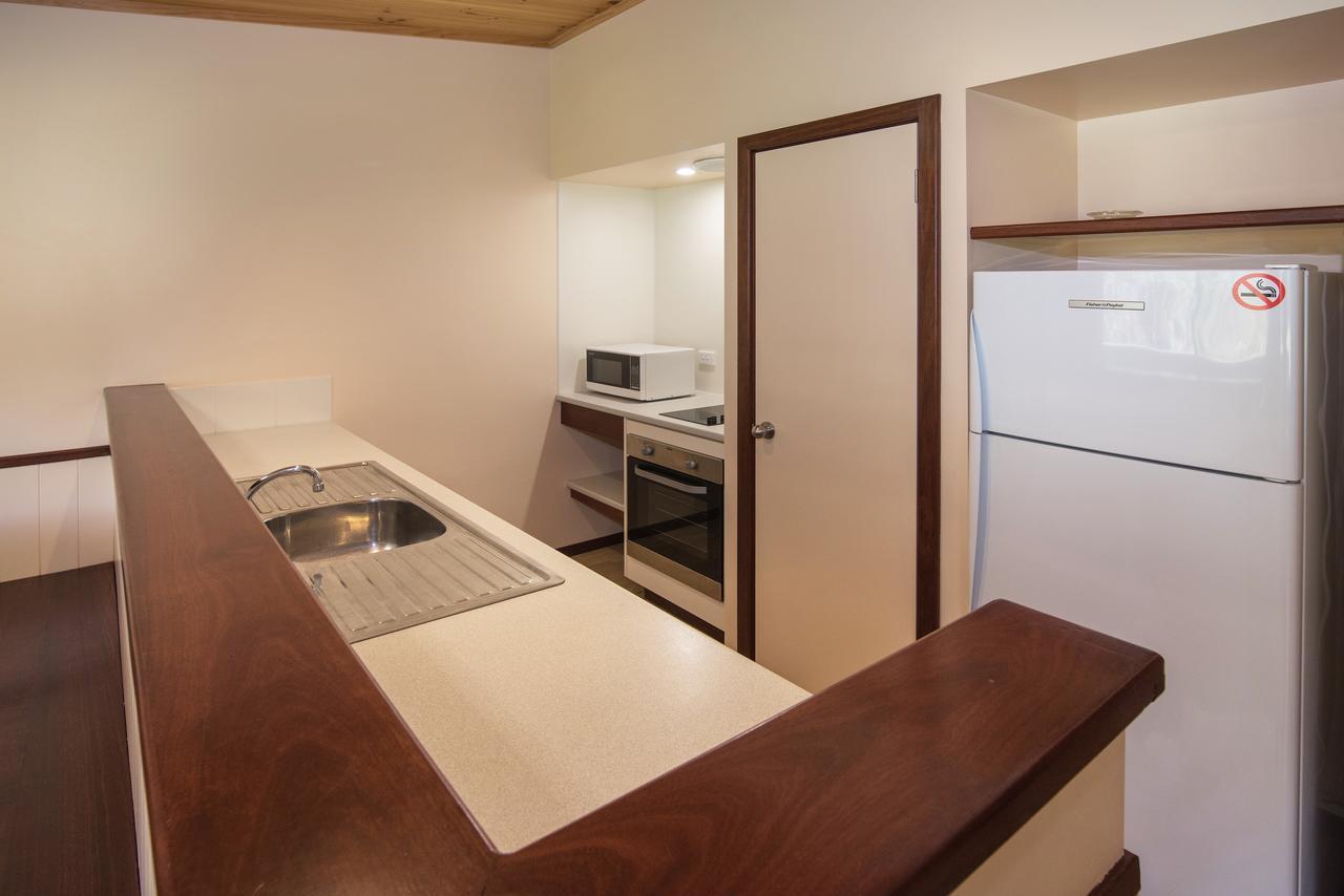 Siesta Park Holiday Resort Absolute Beachfront Resort 부셀톤 외부 사진